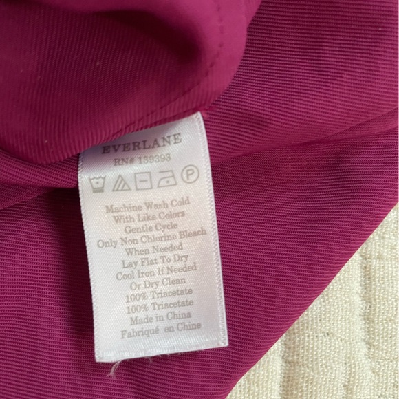 Everlane sleeveless blouse - Picture 3 of 3